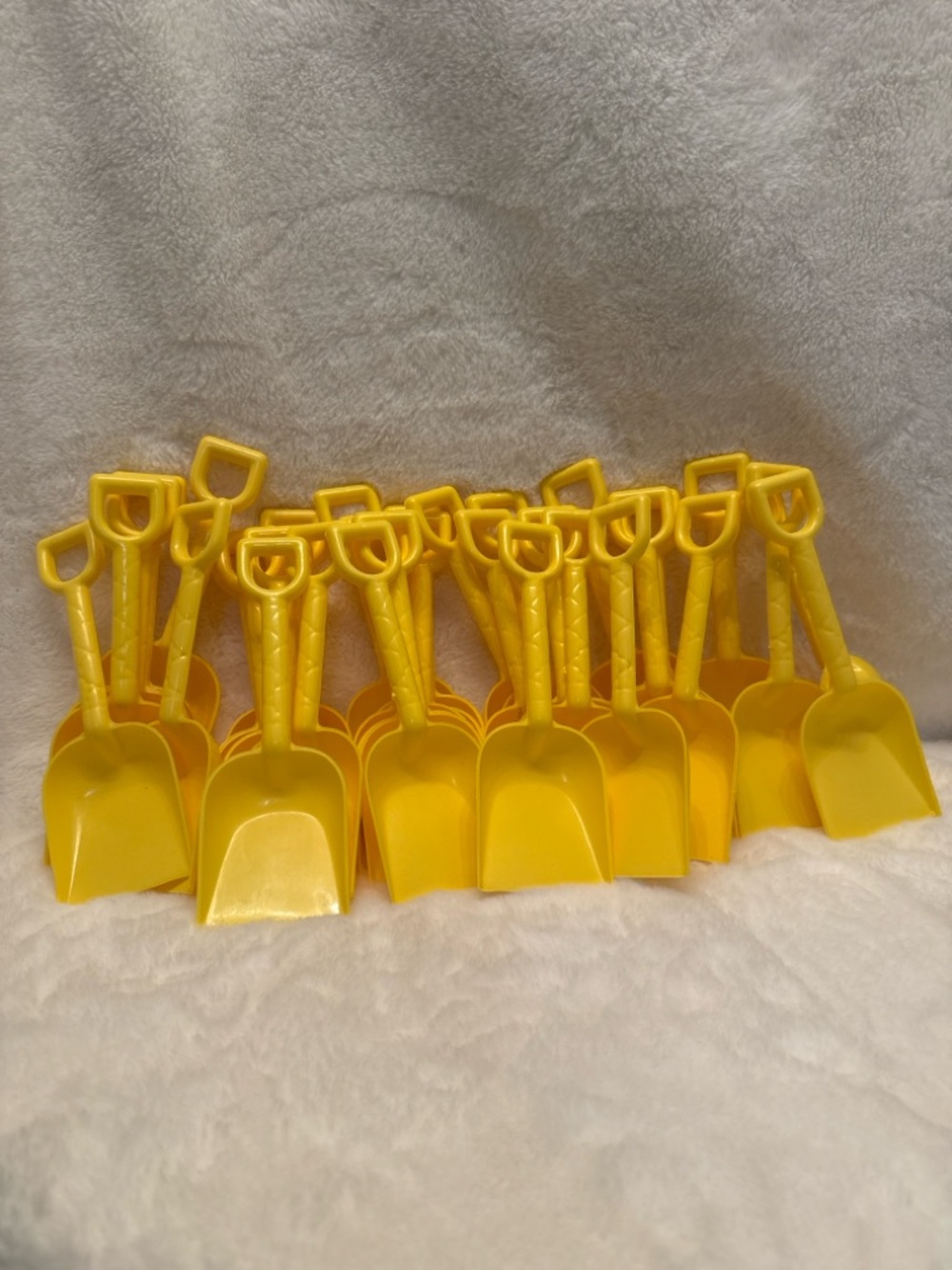 35 Mini Yellow Plastic Shovels 🌞🛠️ | Crafting, Parties, Decor